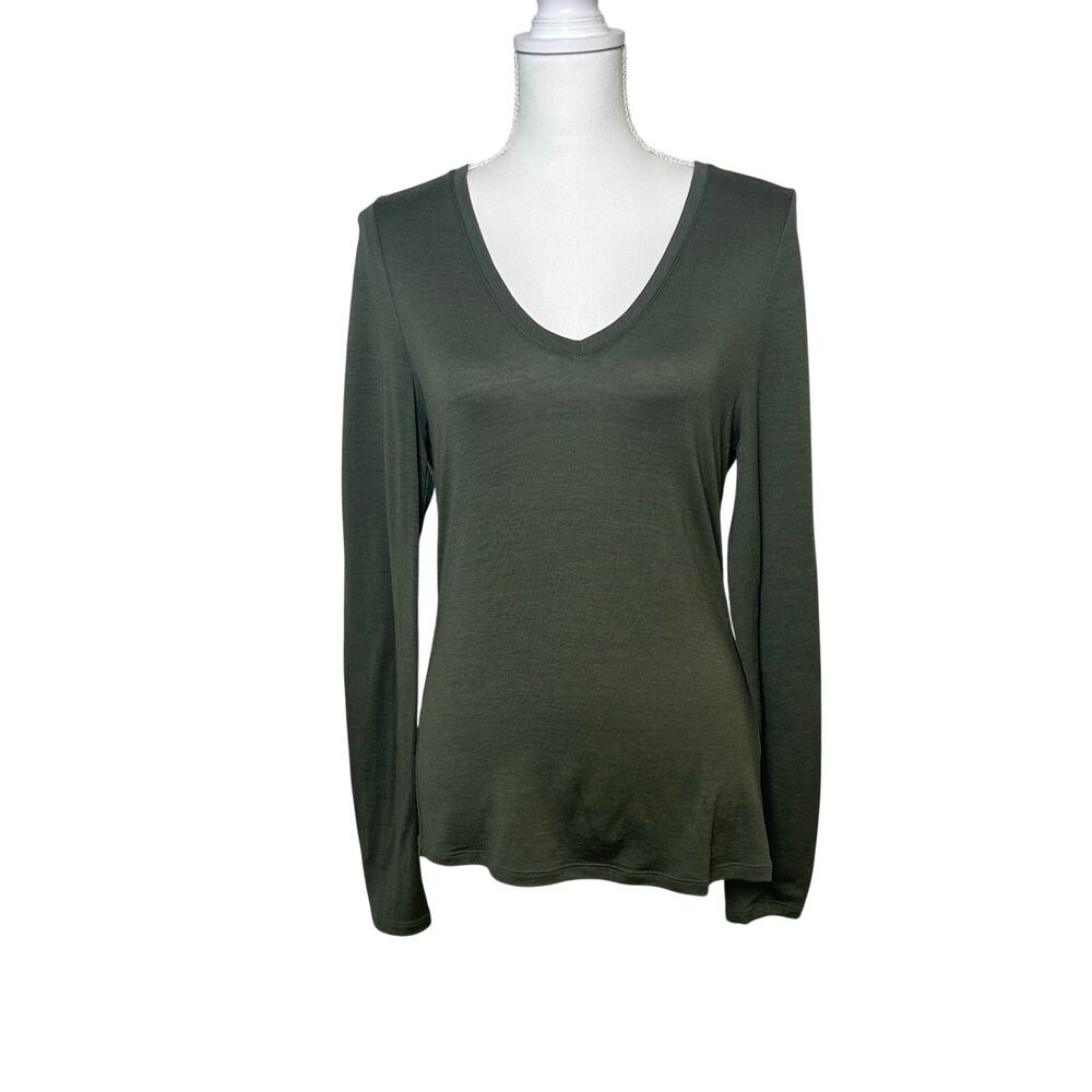 Unbound merino women's dark olive long sleeve v-neck 100% merino wool t-shirt L